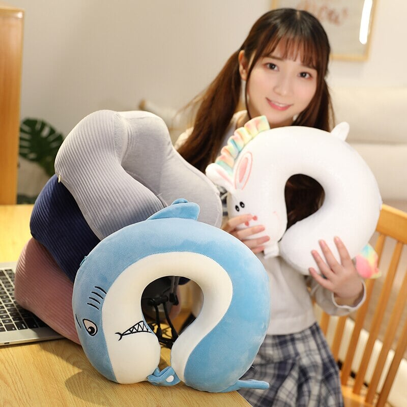 https://www.kawaiies.com/cdn/shop/files/kawaiies-plushies-plush-softtoy-stuffed-animal-memory-foam-u-shaped-neck-pillow-2023-collection-v2-new-pillows-139148.jpg?v=1700826347